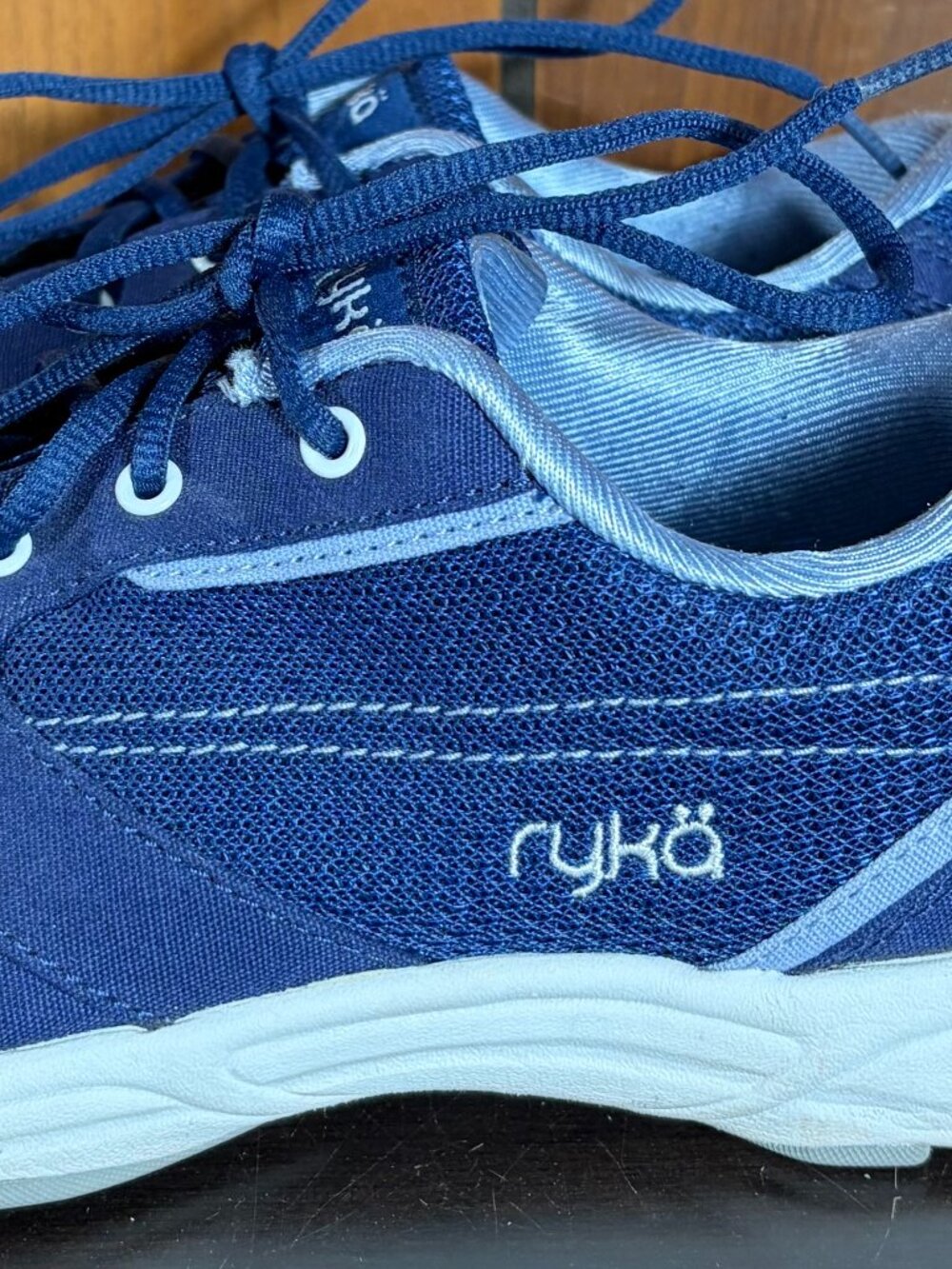 Ryka Teanna V1 SMW Comfort Walking Shoes Womens Sz 9W Nautical/Navy Blue - EUC
